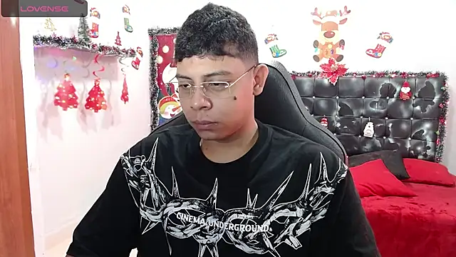 Snapshot of Wiiliam_20 chatting on 22, 12, 2024 Wiiliam 20 online show from 22, 12, 2024