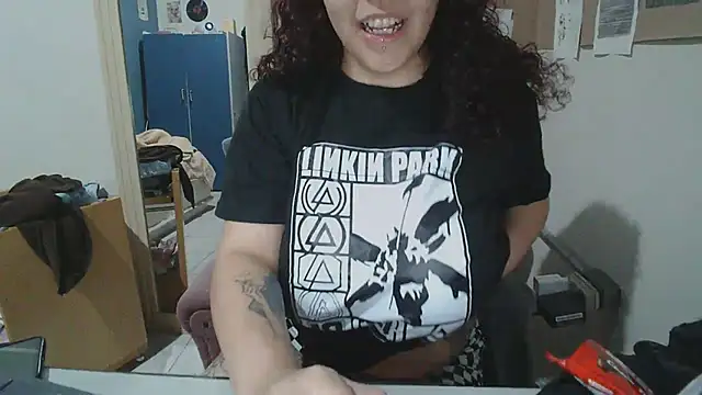 Snapshot of bbyedarling chatting on 14, 10, 2025 bbyedarling online show from 14, 10, 2025