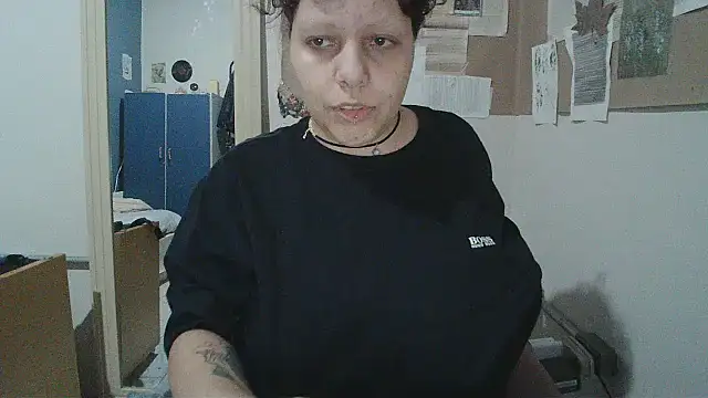 Snapshot of bbyedarling chatting on 19, 10, 2025 bbyedarling online show from 19, 10, 2025