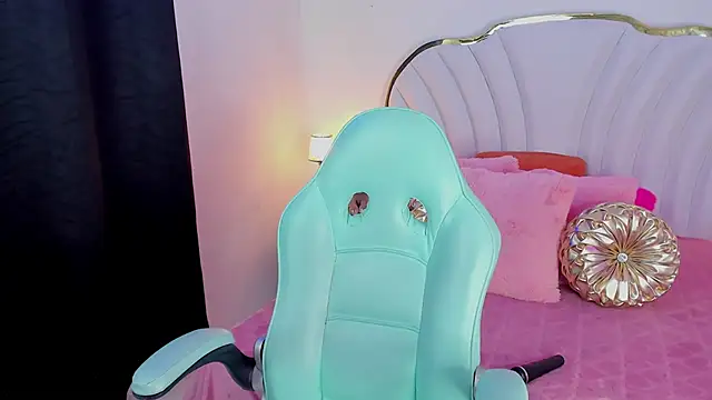 EmmaCrush online show from 4, 2, 2025