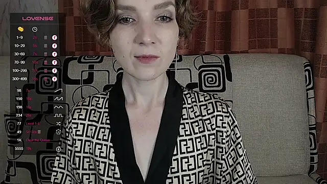 Snapshot of TinaWince chatting on 4, 7, 2026 TinaWince online show from 4, 7, 2026