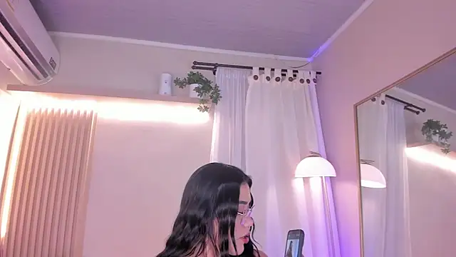 Snapshot of mara_brooks chatting on 7, 1, 2026 mara brooks online show from 7, 1, 2026