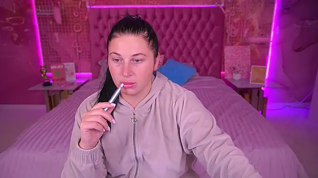 Snapshot of ArianaDarkk chatting on 13, 10, 2025 ArianaDarkk online show from 13, 10, 2025