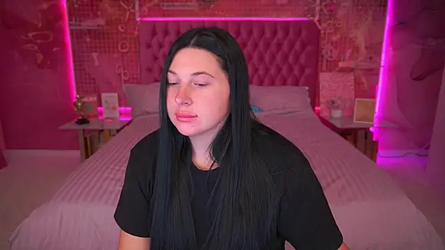 Snapshot of ArianaDarkk chatting on 17, 10, 2025 ArianaDarkk online show from 17, 10, 2025