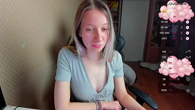 Snapshot of cutieMila chatting on 4, 2, 2025 cutieMila online show from 4, 2, 2025