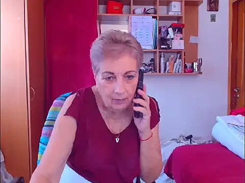 Snapshot of Victoria5643 chatting on 12, 10, 2025 Victoria5643 online show from 12, 10, 2025