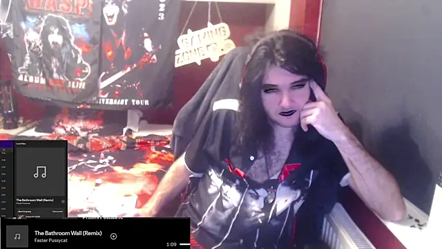 Snapshot of Rocker_Assassin66630 chatting on 16, 12, 2025 Rocker Assassin66630 online show from 16, 12, 2025
