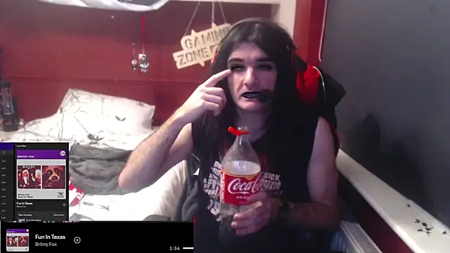 Snapshot of Rocker_Assassin66630 chatting on 19, 12, 2025 Rocker Assassin66630 online show from 19, 12, 2025