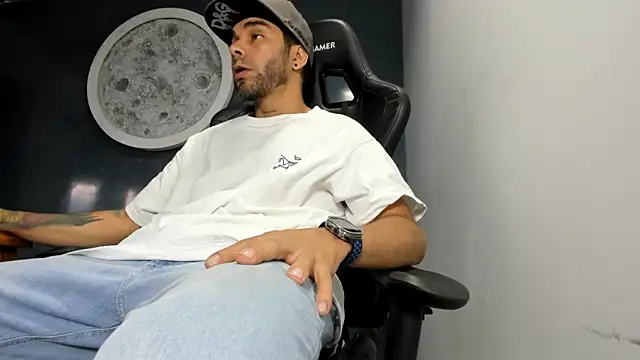 Snapshot of Bryan_Bronx chatting on 30, 1, 2025 Bryan Bronx online show from 30, 1, 2025