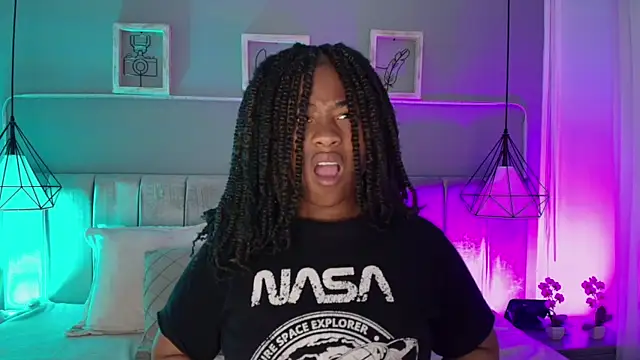 Snapshot of Anneth__M chatting on 20, 3, 2025 Anneth M online show from 20, 3, 2025