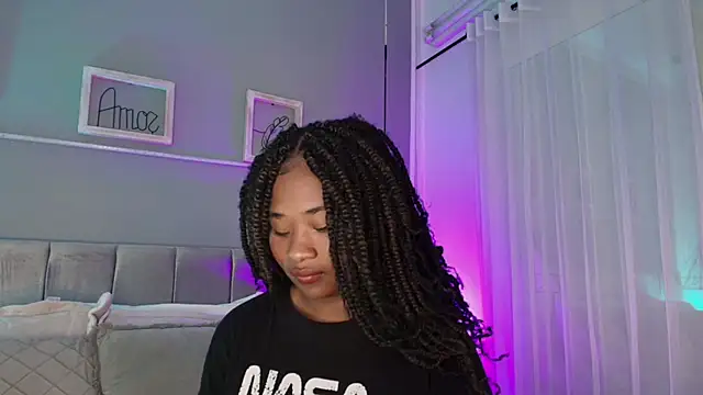 Snapshot of Anneth__M chatting on 20, 3, 2025 Anneth M online show from 20, 3, 2025