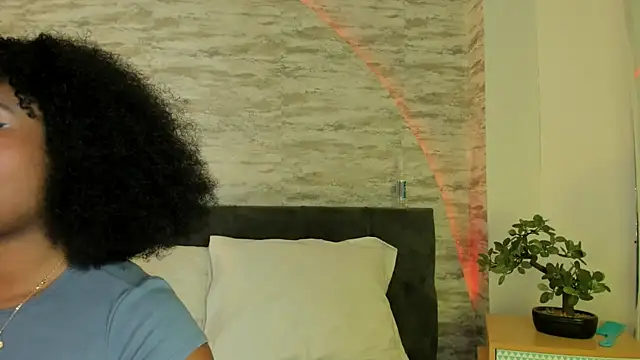 Snapshot of Anneth__M chatting on 13, 9, 2025 Anneth M online show from 13, 9, 2025