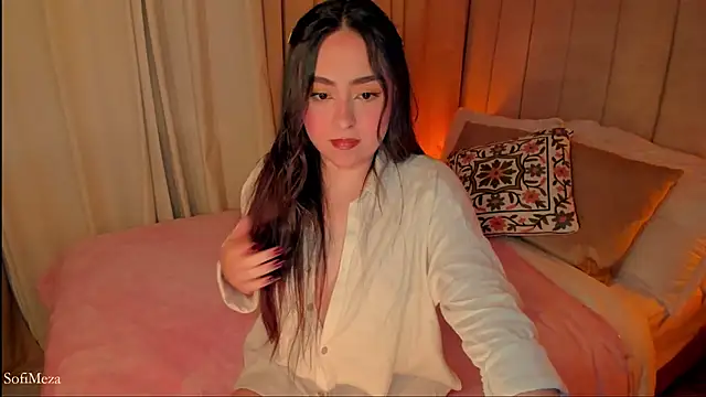 Snapshot of SofiMeza chatting on 14, 1, 2025 SofiMeza online show from 14, 1, 2025