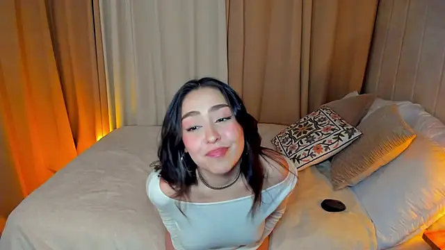 Snapshot of SofiMeza chatting on 10, 2, 2025 SofiMeza online show from 10, 2, 2025