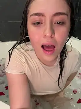 Snapshot of SofiMeza chatting on 14, 2, 2025 SofiMeza online show from 14, 2, 2025