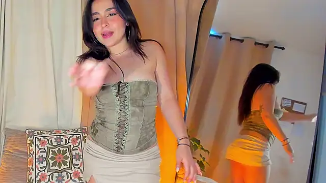 Snapshot of SofiMeza chatting on 18, 3, 2025 SofiMeza online show from 18, 3, 2025