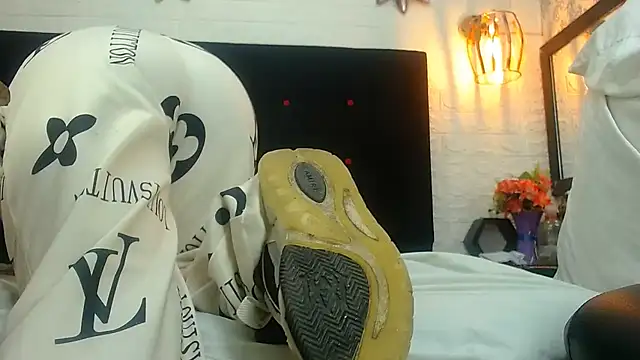 Snapshot of hairy_pussywet chatting on 7, 12, 2024 hairy pussywet online show from 7, 12, 2024