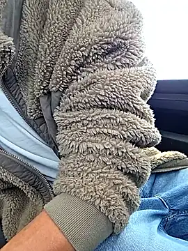 Snapshot of Zeefy chatting on 8, 10, 2025 Zeefy online show from 8, 10, 2025