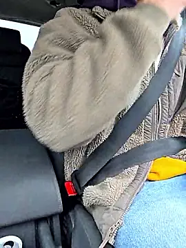 Snapshot of Zeefy chatting on 11, 10, 2025 Zeefy online show from 11, 10, 2025