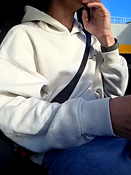 Snapshot of Zeefy chatting on 13, 10, 2025 Zeefy online show from 13, 10, 2025