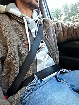 Snapshot of Zeefy chatting on 23, 10, 2025 Zeefy online show from 23, 10, 2025