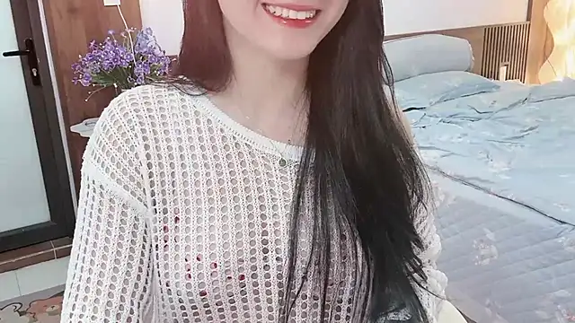 Snapshot of _Ely_ chatting on 8, 10, 2025 Ely online show from 8, 10, 2025