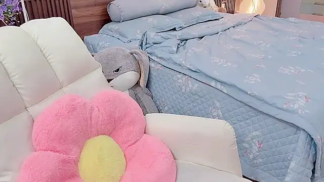 Snapshot of _Ely_ chatting on 16, 10, 2025 Ely online show from 16, 10, 2025