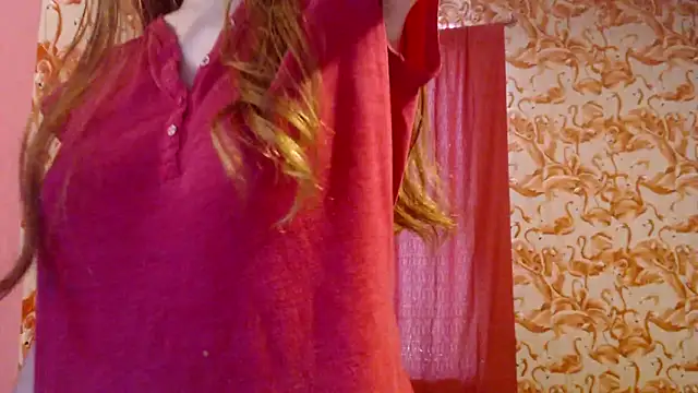 Snapshot of strawberrysmoothie chatting on 15, 9, 2025 strawberrysmoothie online show from 15, 9, 2025