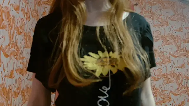 Snapshot of strawberrysmoothie chatting on 18, 9, 2025 strawberrysmoothie online show from 18, 9, 2025