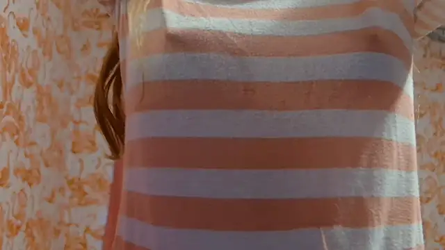 Snapshot of strawberrysmoothie chatting on 26, 10, 2025 strawberrysmoothie online show from 26, 10, 2025