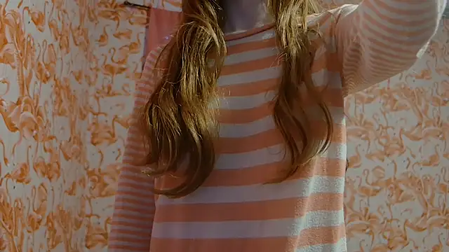 Snapshot of strawberrysmoothie chatting on 27, 10, 2025 strawberrysmoothie online show from 27, 10, 2025