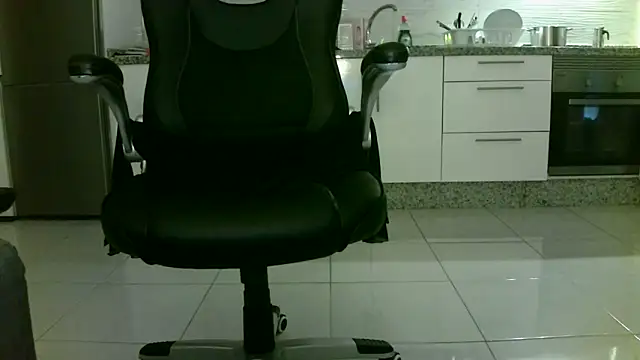 Snapshot of LaraReinaDelSol chatting on 8, 12, 2024 LaraReinaDelSol online show from 8, 12, 2024