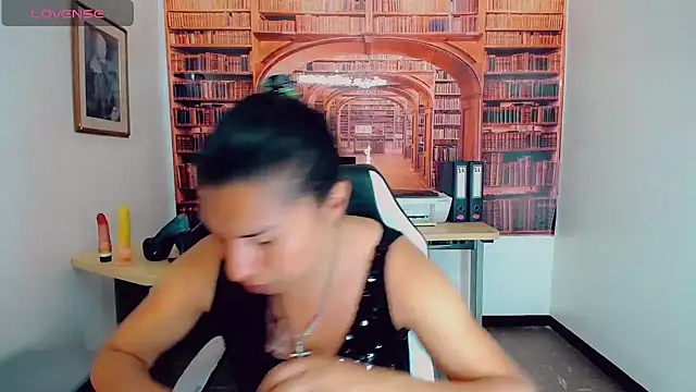 Snapshot of khiara_moretti chatting on 12, 12, 2024 khiara moretti online show from 12, 12, 2024