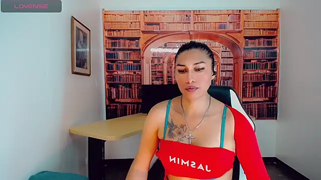 Snapshot of khiara_moretti chatting on 19, 12, 2024 khiara moretti online show from 19, 12, 2024