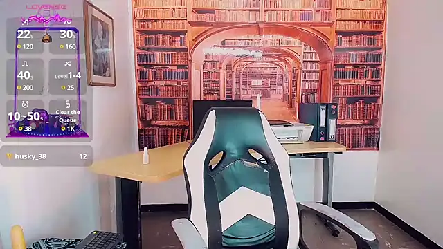 Snapshot of khiara_moretti chatting on 5, 2, 2025 khiara moretti online show from 5, 2, 2025