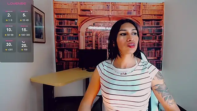 Snapshot of khiara_moretti chatting on 25, 2, 2025 khiara moretti online show from 25, 2, 2025