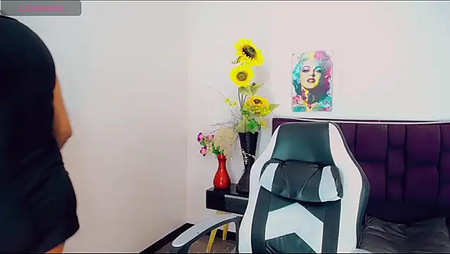 Snapshot of khiara_moretti chatting on 20, 3, 2025 khiara moretti online show from 20, 3, 2025