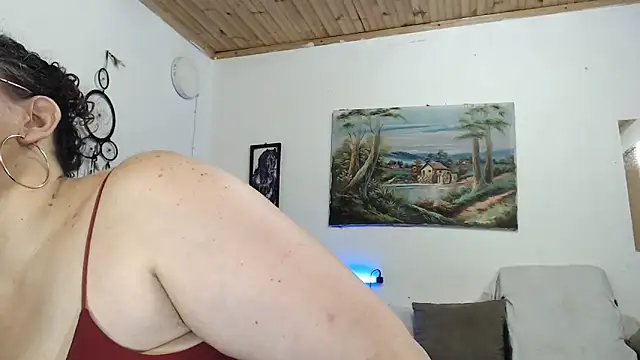 Snapshot of Aleja_Gonzales chatting on 9, 2, 2026 Aleja Gonzales online show from 9, 2, 2026