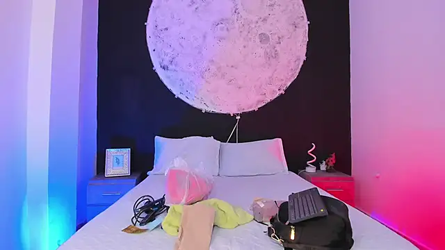 Agathaargent  online show from 17, 3, 2025