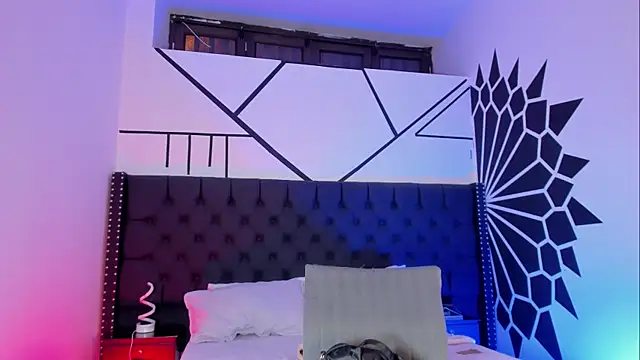 Agathaargent  online show from 22, 3, 2025