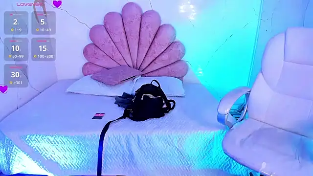 Agathaargent  online show from 30, 3, 2026