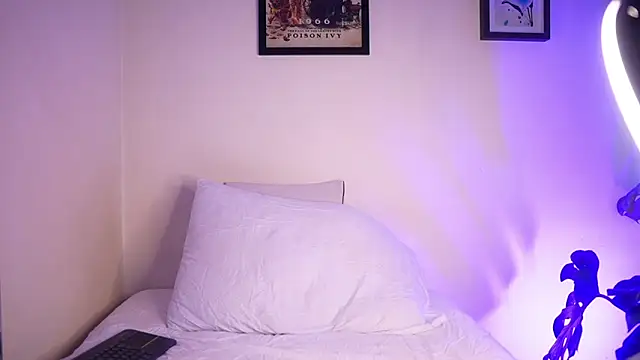 Snapshot of YourMandy chatting on 12, 9, 2025 YourMandy online show from 12, 9, 2025