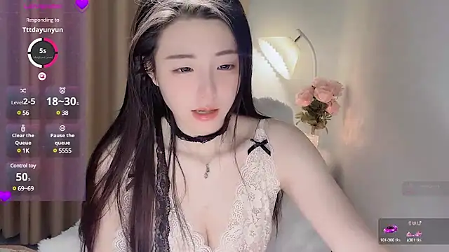 Snapshot of Duomiz chatting on 6, 3, 2025 Duomiz online show from 6, 3, 2025