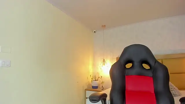 LARSONMIA online show from 20, 10, 2025