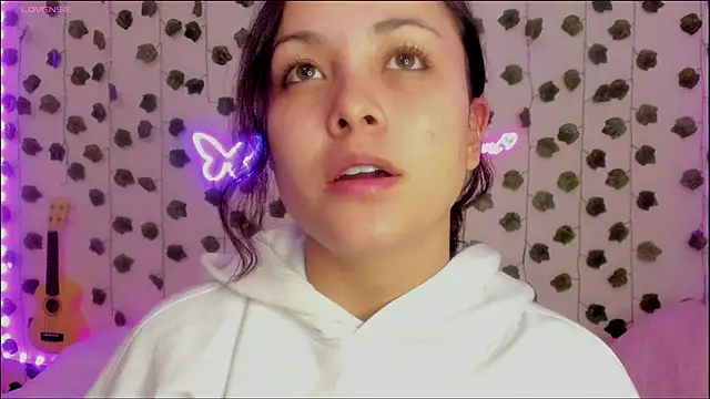 Megan Rodrigo online show from 5, 1, 2025