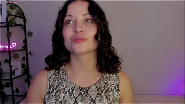 Megan Rodrigo online show from 8, 1, 2025