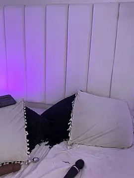 Amber Martins  online show from 22, 1, 2025