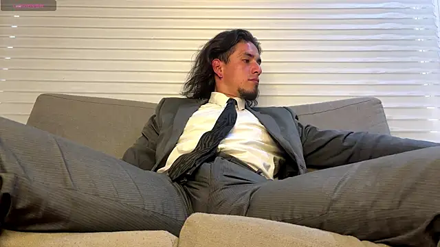 Tom blunt96 online show from 10, 1, 2025