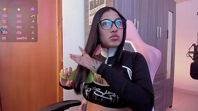 Snapshot of Kayla_foxxy chatting on 11, 1, 2026 Kayla foxxy online show from 11, 1, 2026