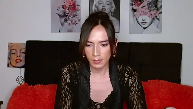 Snapshot of pearllatin chatting on 3, 10, 2025 pearllatin online show from 3, 10, 2025